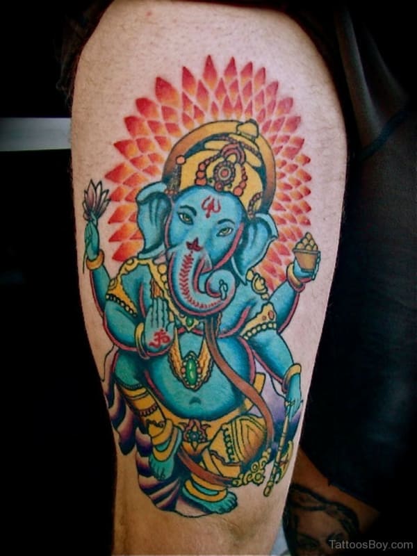 Tatuagem Ganesha na perna aquarela