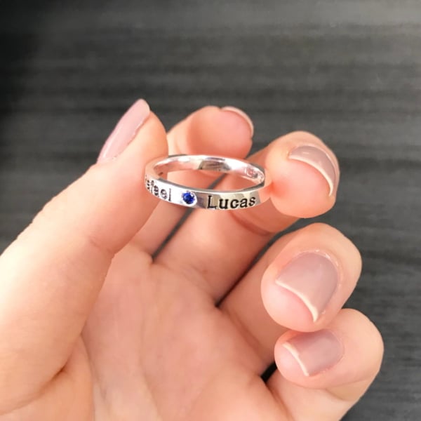 anel com nome personalizado com pedra