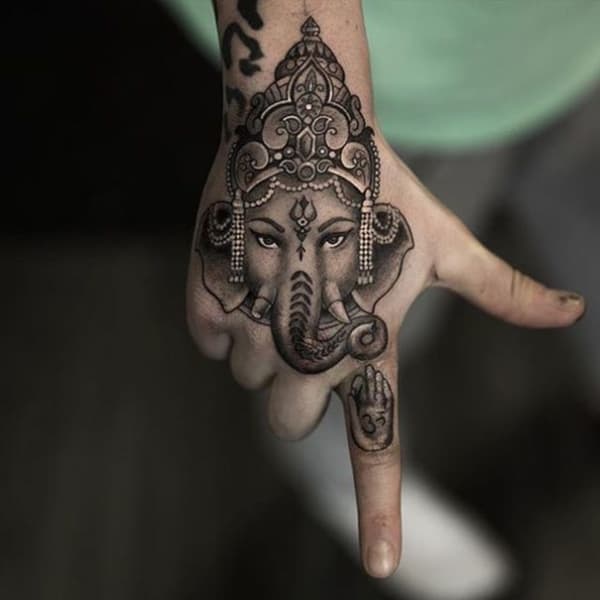 como fazer Tatuagem Ganesha na mão