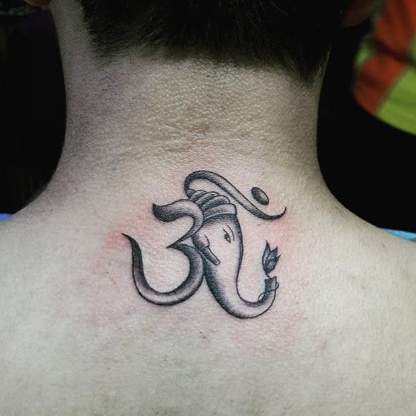 ideia de Tatuagem Ganesha delicada
