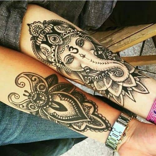 ideia de Tatuagem Ganesha no braço