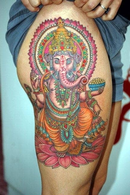 ideias de Tatuagem Ganesha com cores