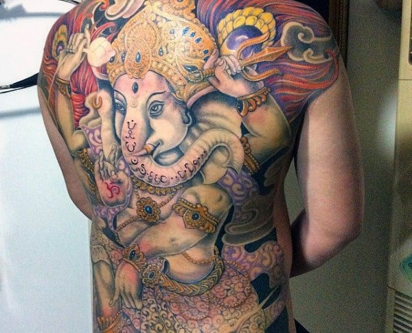 linda Tatuagem Ganesha nas costas