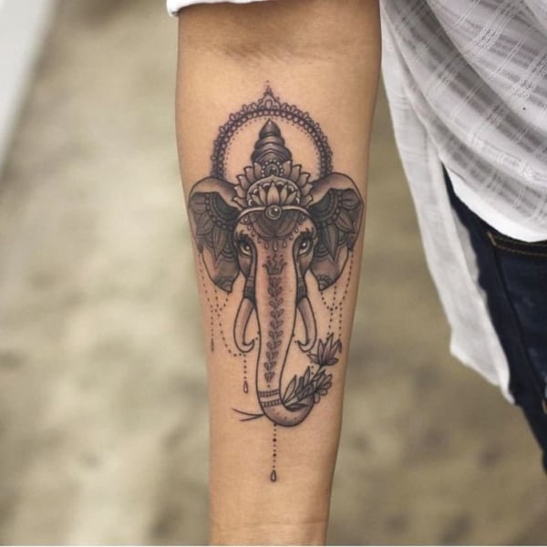 linda Tatuagem Ganesha no braço