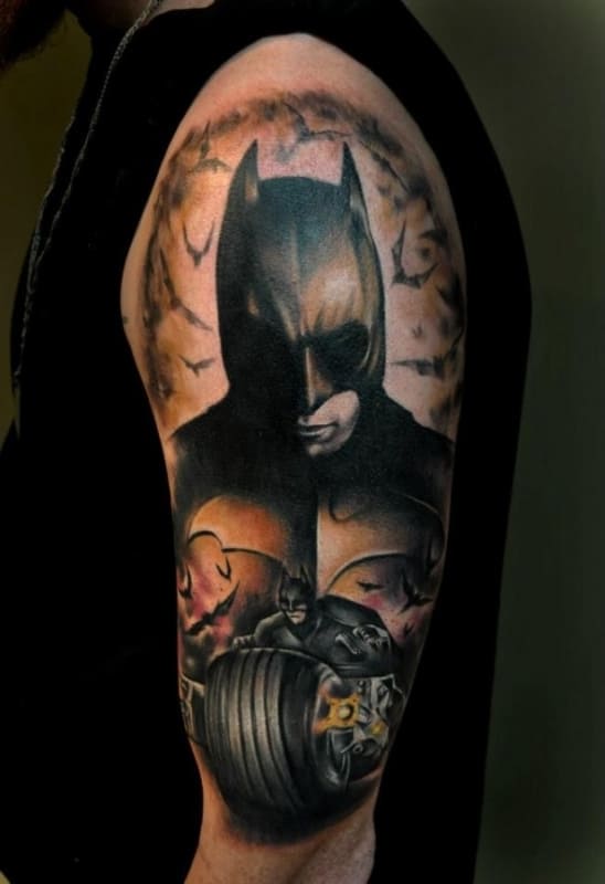 tatuagem Batman no braço grande