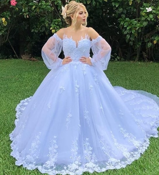 vestido de noiva princesa com manga longa e calda