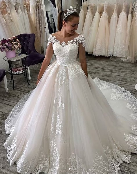 vestido de noiva princesa com cauda longa