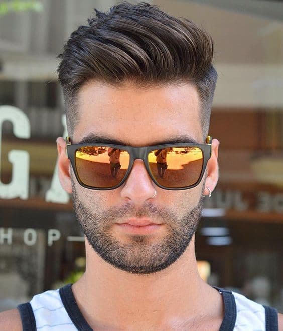 modelo de óculos de sol masculino espelhado