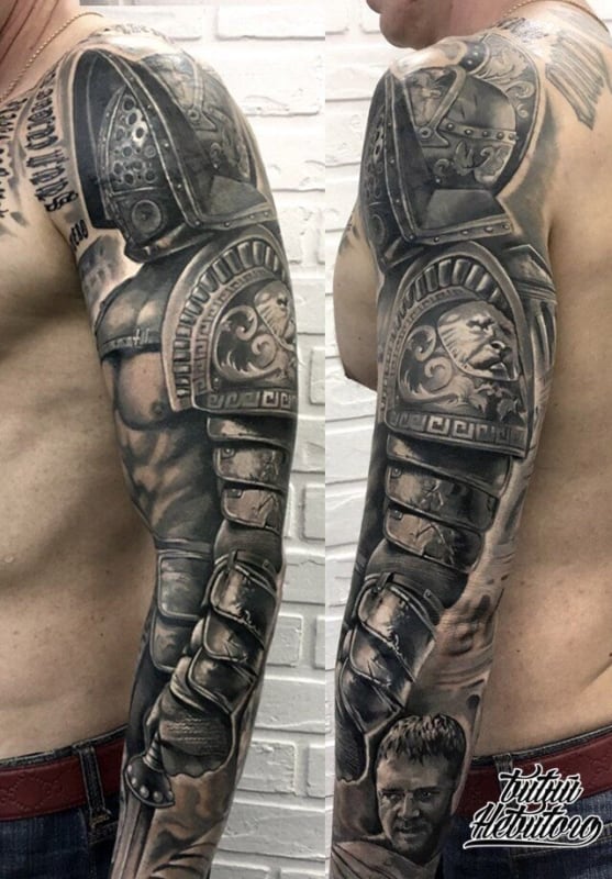 Braço cyborg tattoo