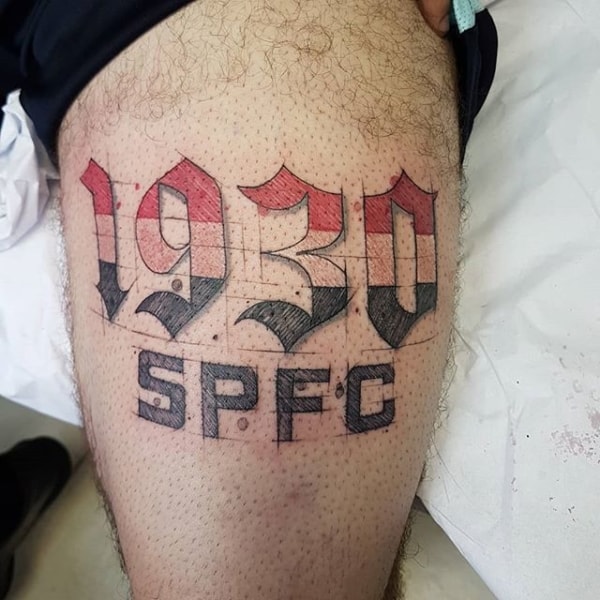 dica de tatuagem São Paulo na perna