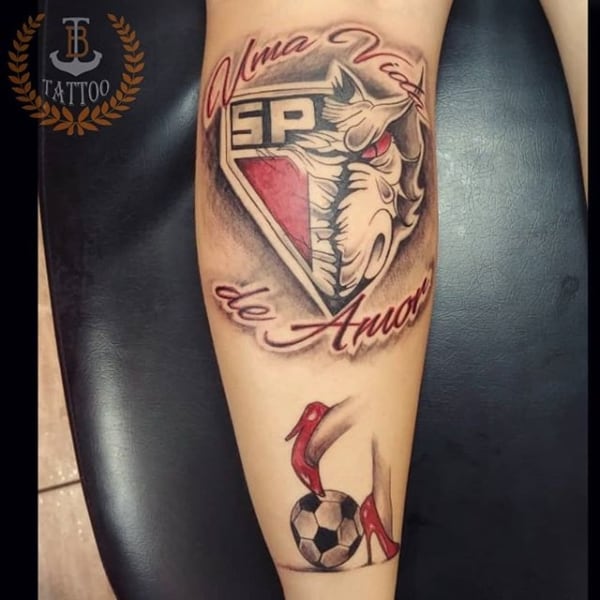 ideia de tatuagem São Paulo na perna