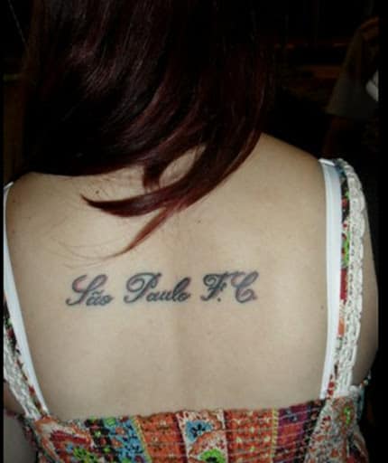 tatuagem do São Paulo feminina nas costas