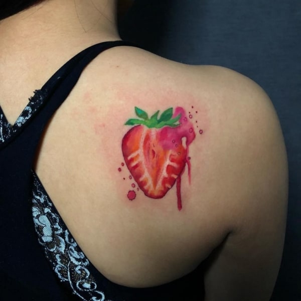 tatuagens de morango aquarelada