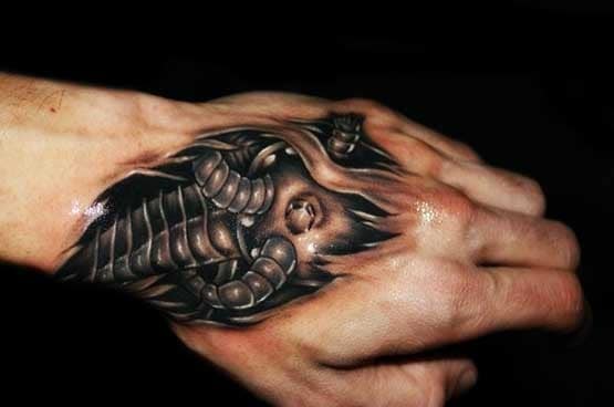 tatuagem 3D masculina na mão