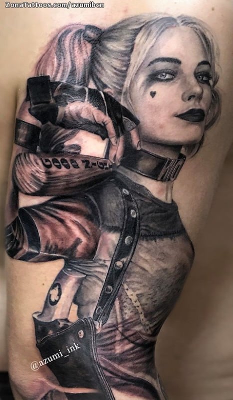 Tatuagem Arlequina grande no braço