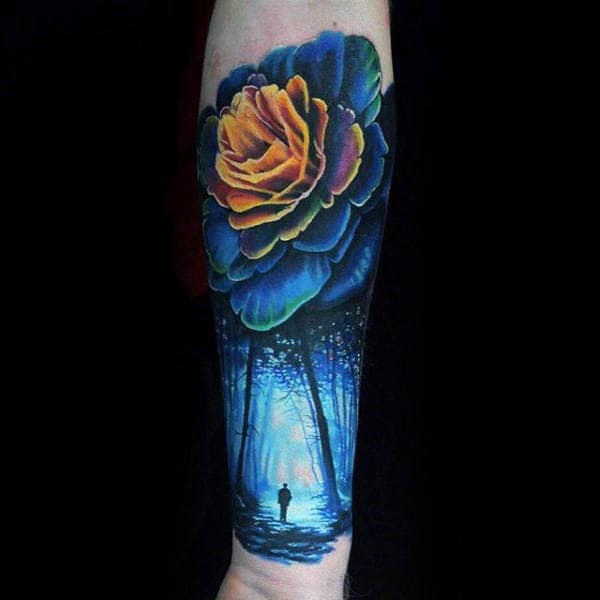 Tatuagem colorida masculina no braço