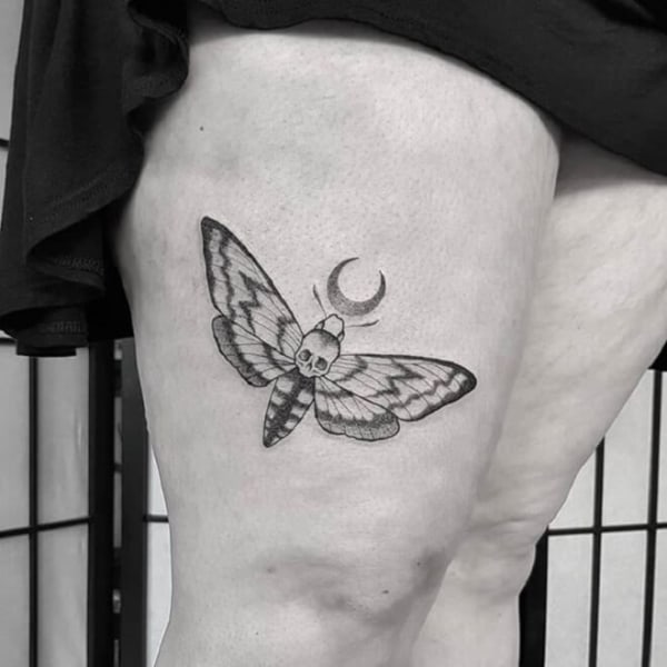 Tatuagem de Mariposa na perna