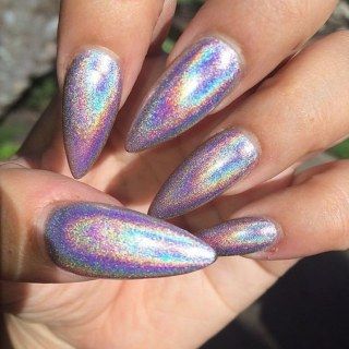 Unhas stilleto holográficas