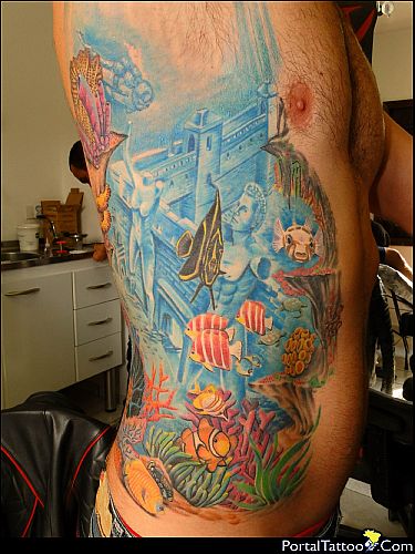 tattoo colorida nas costas