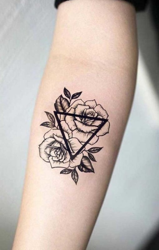 tatuagem feminina no antebraço 25