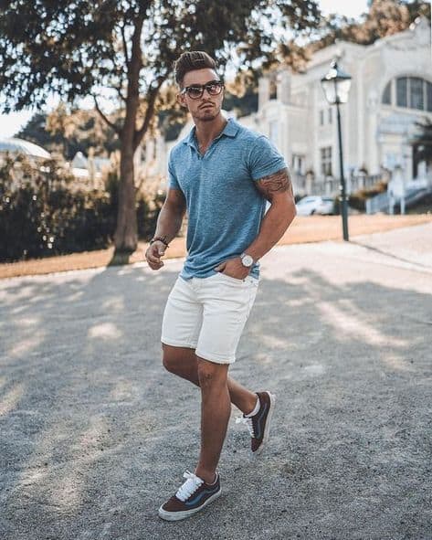 look casual masculino com bermuda e tênis