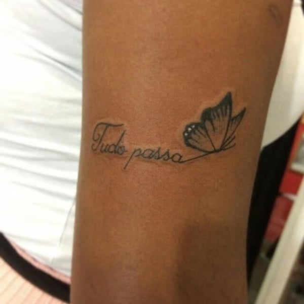 tatuagem Tudo Passa com borboleta
