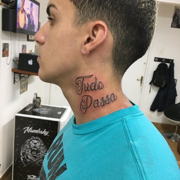 tatuagem Tudo Passa no pescoço ideias