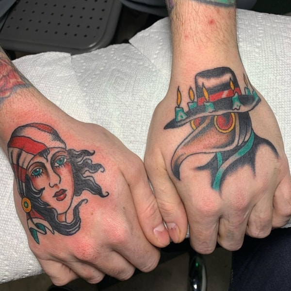 tatuagem cigana na mão