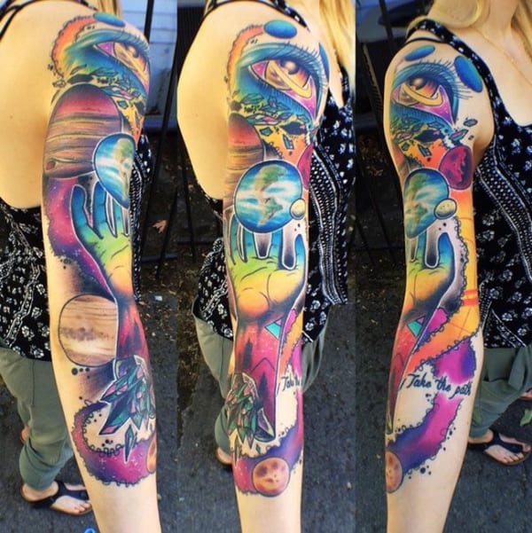 tatuagem psicodélica no braço