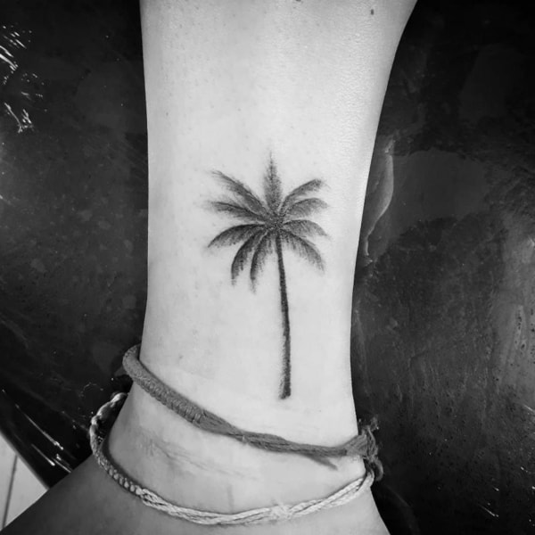 tatuagem de coqueiro pequena