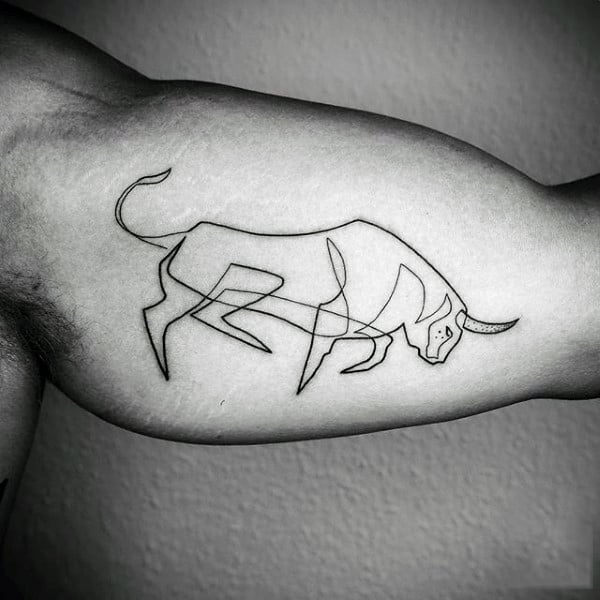 tatuagem fineline masculina touro
