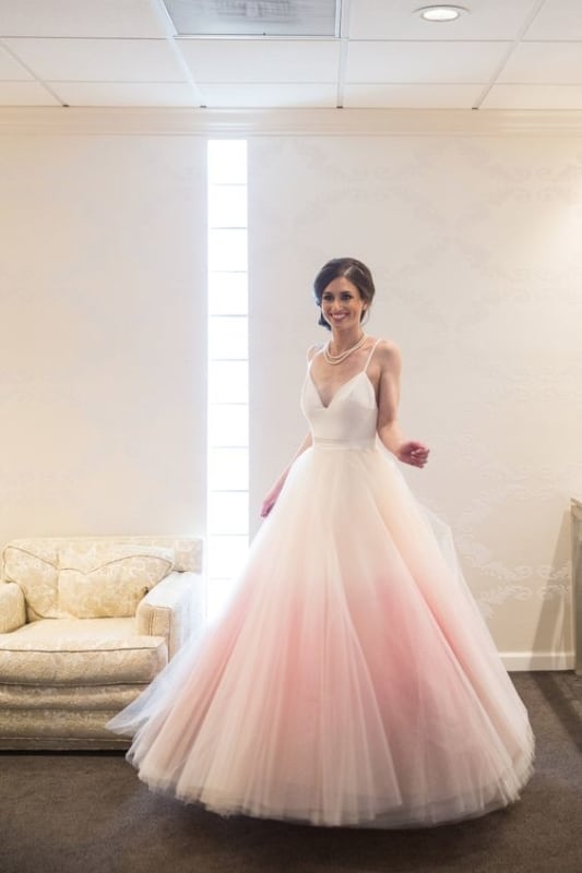 vestido de noiva degradê rosa e branco