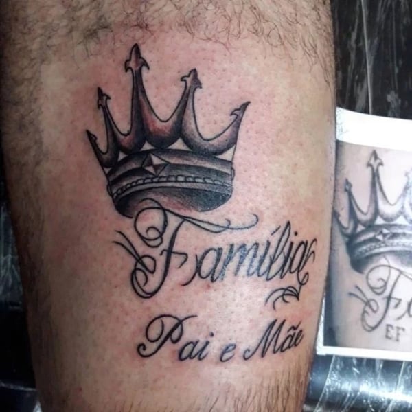 tatuagem com coroa para pai e mãe