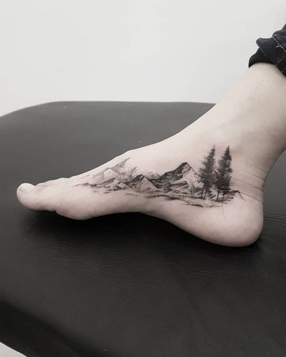 tatuagem de natureza no pe