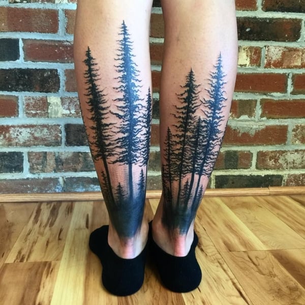 tatuagem grande na perna de floresta