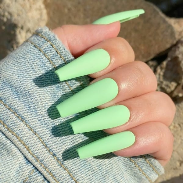 Nails green 18