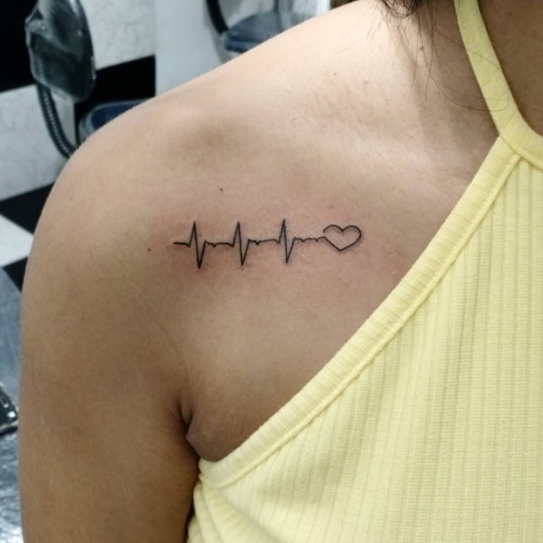 tatuagem batimentos cardiacos feminina
