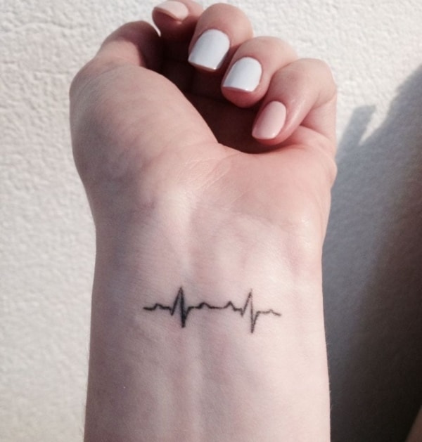tatuagens de batimentos cardiacos simples
