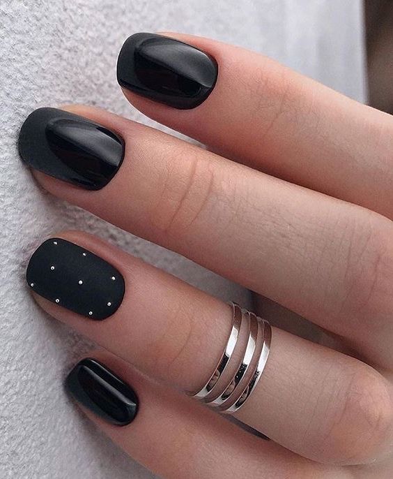 3 nail art com esmalte preto