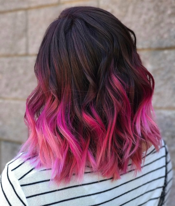 cabelo com mechas rosas 10