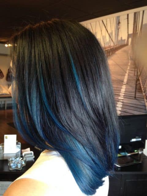 3 cabelo liso com pontas azul