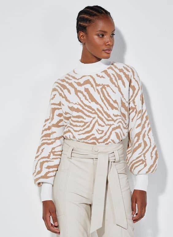 Blusa quentinha com estampa de zebra marrom