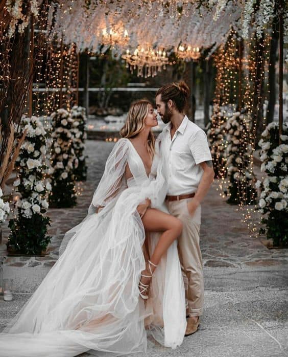 Vestido de noiva para casamento na praia – 50 ideias incríveis!