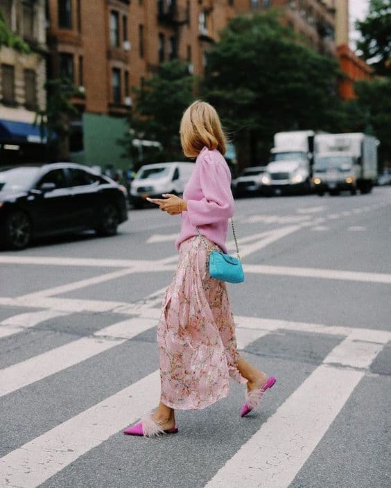 20 look rosa com bolsa azul turquesa Pinterest