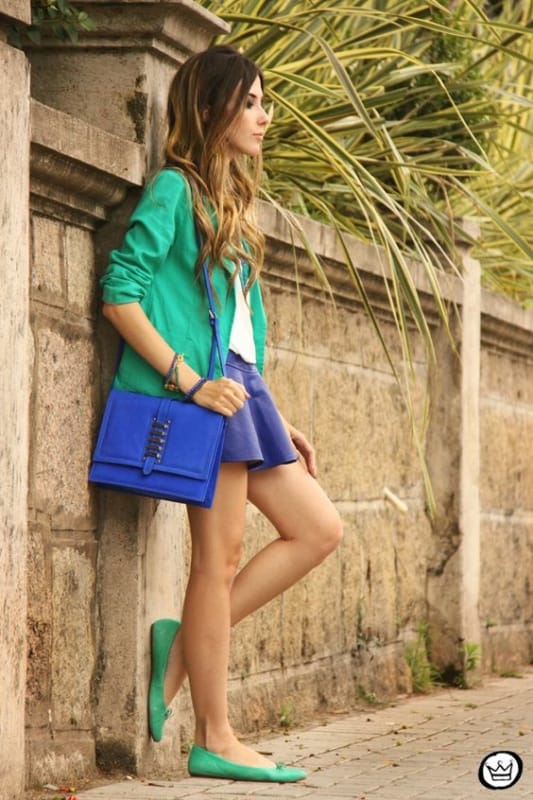 7 look com bolsa azul royal Pinterest