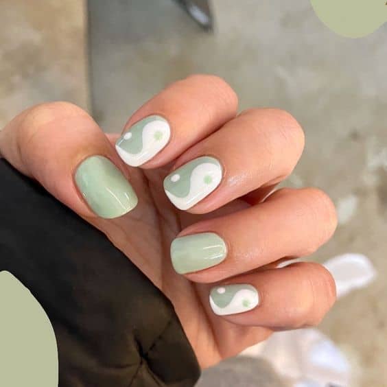 24 nail art em verde claro e branco Byrdie