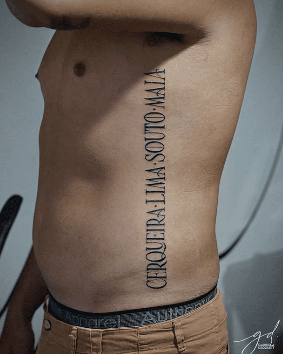 tatuagem na costela