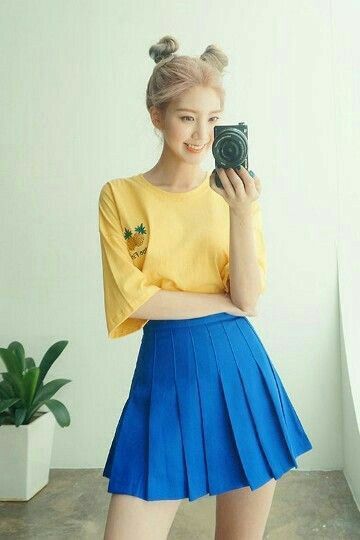 19 look com saia coreana azul Pinterest