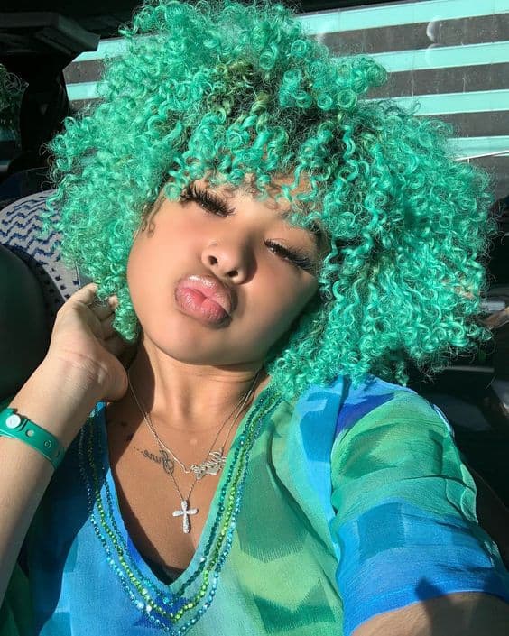24 cabelo cacheado verde Pinterest