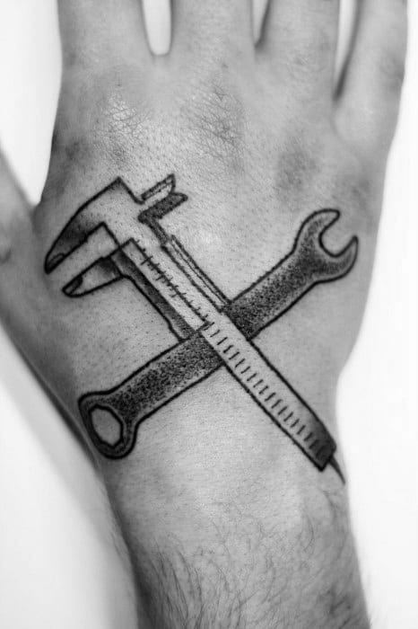 tatuagem de Engenharia na mao